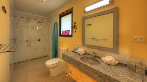 Maleny Tropical Retreat Balinese B&b - Accommodation Newcastle 1