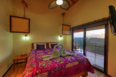 Maleny Tropical Retreat Balinese B&b - Accommodation Newcastle 4