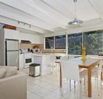 De Angelis Beach House - Accommodation Newcastle