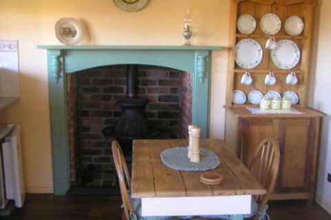 Valleyfield Cottage - Accommodation Newcastle 5