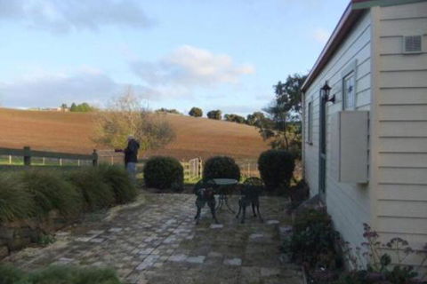 Valleyfield Cottage - Accommodation Newcastle 0