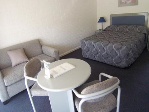 Dalby Manor Motor Inn - Accommodation Newcastle 2