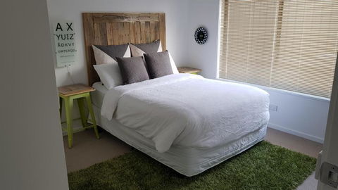 At Home Apartments - Accommodation Newcastle 6