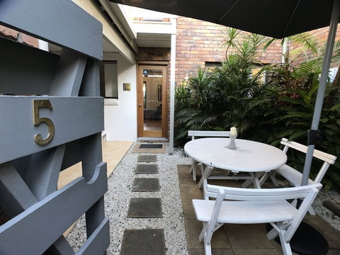 Treetops Everglades Villa - Accommodation Newcastle 2