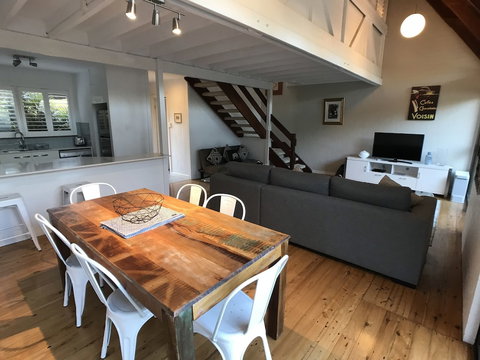 Treetops Everglades Villa - Accommodation Newcastle 6