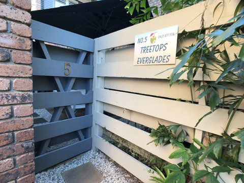 Treetops Everglades Villa - Accommodation Newcastle 0