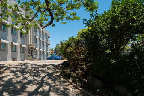 Hampton Court Apartments - Accommodation Newcastle 3