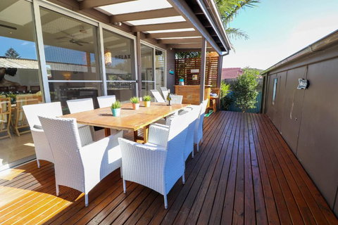 Surfside - Accommodation Newcastle 6