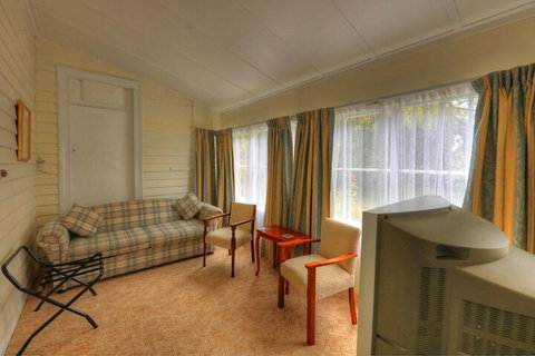 Acacia Bed & Breakfast - Accommodation Newcastle 7