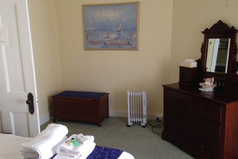 Acacia Bed & Breakfast - Accommodation Newcastle 2