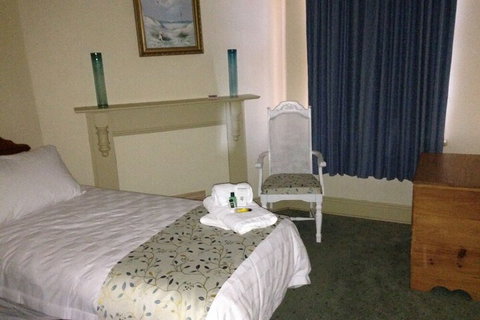 Acacia Bed & Breakfast - Accommodation Newcastle 6