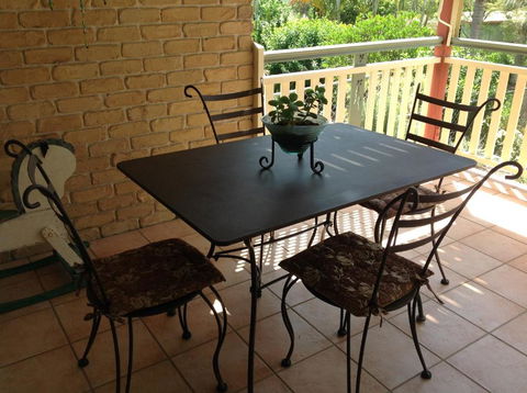 The Friendly Chat Bed & Breakfast - Accommodation Newcastle 3