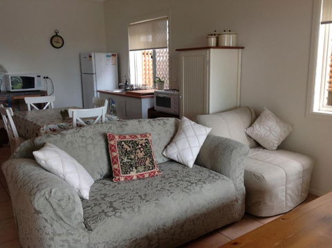 The Friendly Chat Bed & Breakfast - Accommodation Newcastle 6