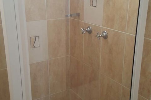 Fourth Avenue Motor Inn - Accommodation Newcastle 3