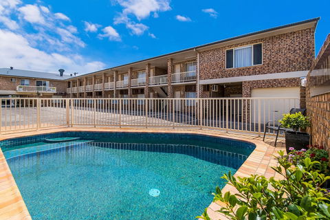 Richmond Motor Inn - Accommodation Newcastle 2