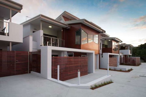 Albany Waves - Accommodation Newcastle 2