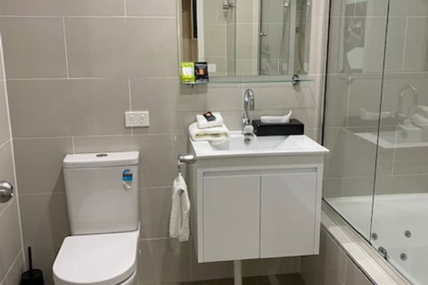 Town Square Motel - Accommodation Newcastle 2