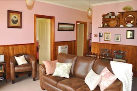 Killynaught Spa Cottages - Accommodation Newcastle 4