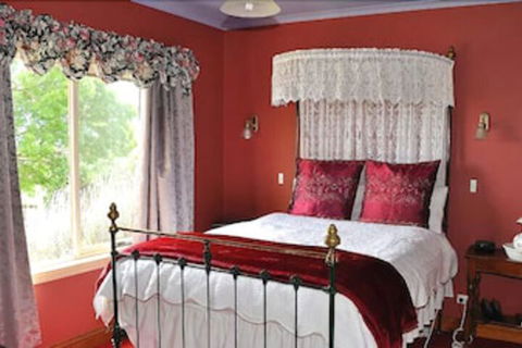 Killynaught Spa Cottages - Accommodation Newcastle 7