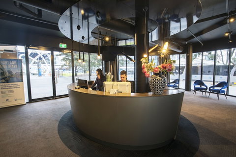 Waterfront Melbourne Apartments - Accommodation Newcastle 0