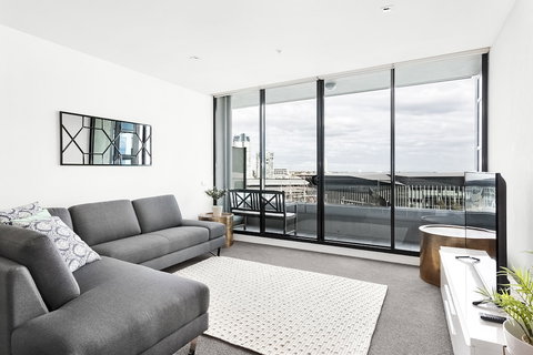 Waterfront Melbourne Apartments - Accommodation Newcastle 4