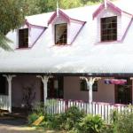 Dancing Waters Cottage - Accommodation Newcastle 0