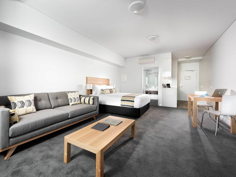 Be. Fremantle - Accommodation Newcastle 3