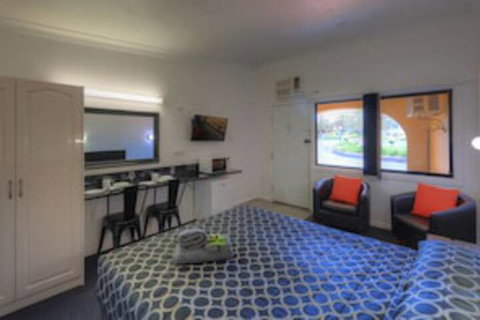 Twin Swans Motel - Accommodation Newcastle 0