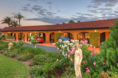 Twin Swans Motel - Accommodation Newcastle 1