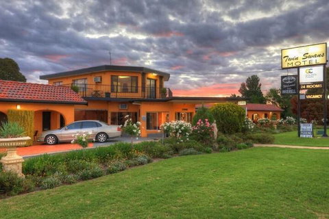 Twin Swans Motel - Accommodation Newcastle 2