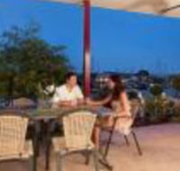 La Marina Waterfront Villa - Accommodation Newcastle