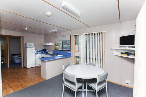Seven Mile Beach Cabin And Caravan Park - Accommodation Newcastle 4