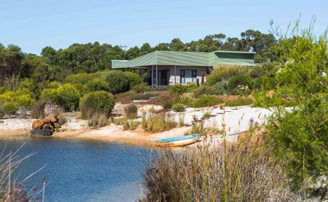 Kooyar Mia - Accommodation Newcastle 5