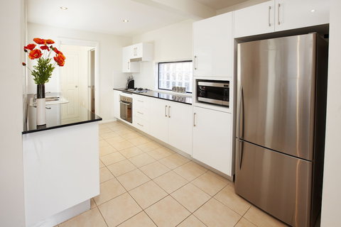 Charlestown Terrace - Accommodation Newcastle 3
