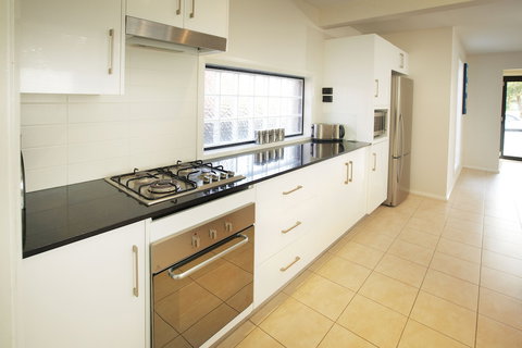 Charlestown Terrace - Accommodation Newcastle 5