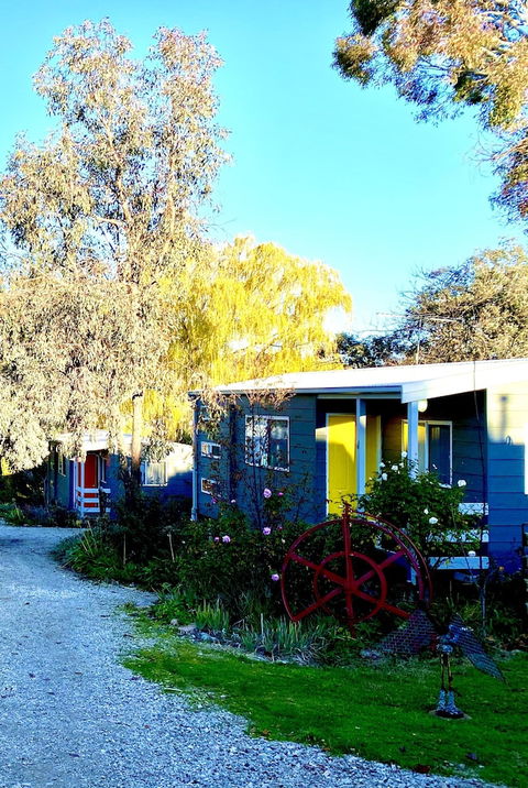 Beechworth Cabins - Accommodation Newcastle 2