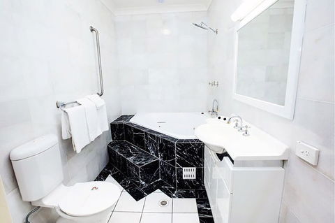 Motto Farm Motel - Accommodation Newcastle 4