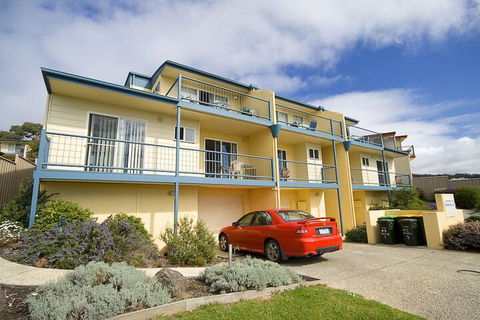 Lorne Ocean Sun Apartments - Accommodation Newcastle 2