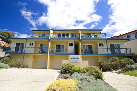 Lorne Ocean Sun Apartments - Accommodation Newcastle 4