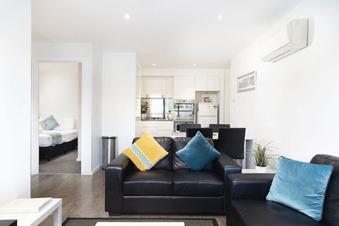 RNR Serviced Apartments North Melbourne - Accommodation Newcastle 5