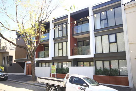 RNR Serviced Apartments North Melbourne - Accommodation Newcastle 1