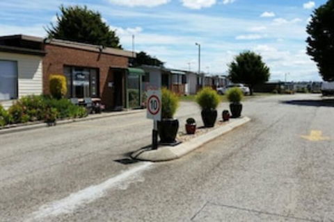 Bay View Holiday Village - Accommodation Newcastle 4