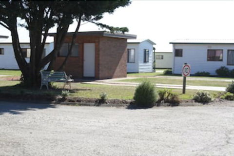 Bay View Holiday Village - Accommodation Newcastle 2