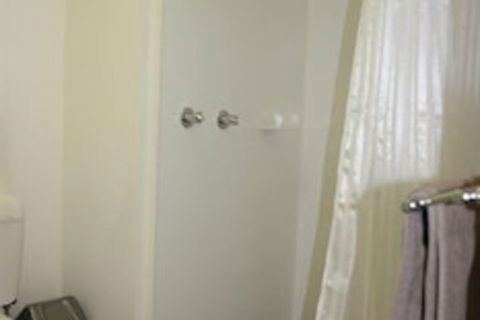 Bay View Holiday Village - Accommodation Newcastle 5