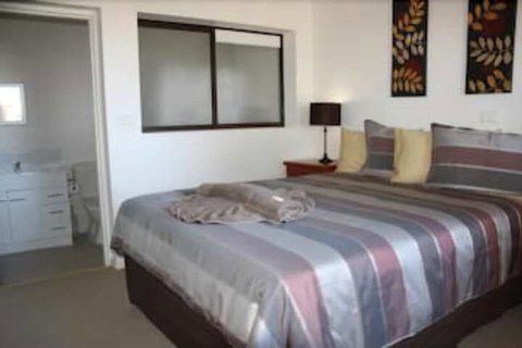 Bay View Holiday Village - Accommodation Newcastle 0