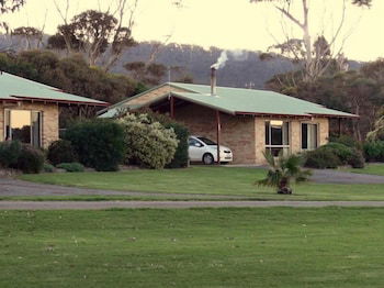 Spring Bay Villas - Accommodation Newcastle 3