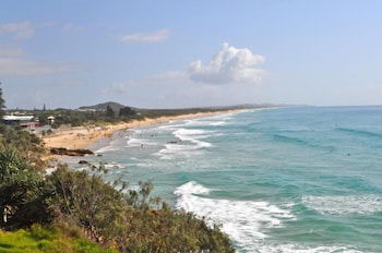 Villa Coolum - Accommodation Newcastle 6