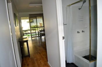 Villa Coolum - Accommodation Newcastle 3