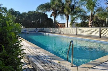 Villa Coolum - Accommodation Newcastle 2