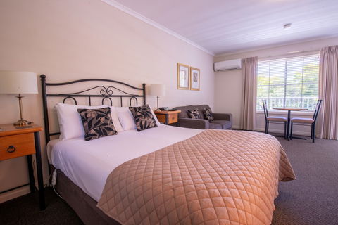 Yarra Gables - Accommodation Newcastle 3